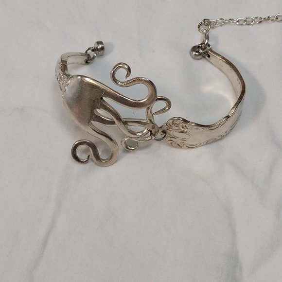 2944 Silver Dinner Wear Fork Bracelet, With Magnetic and Lobster Claw Closure. - Picture 2 of 7